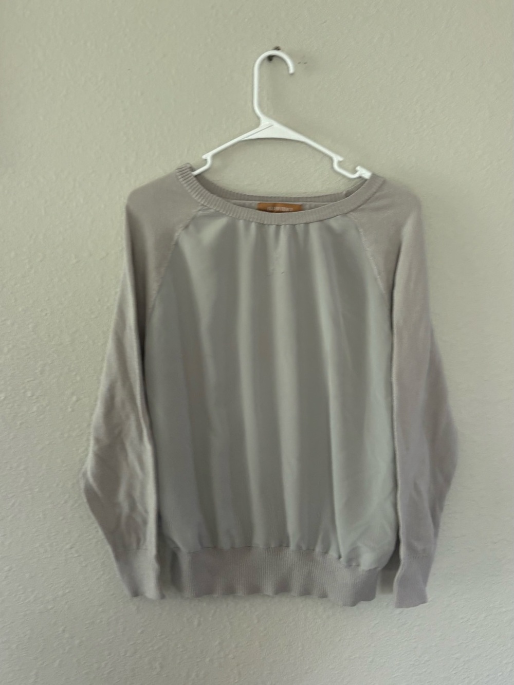 Ellen Tracy Light Gray Crewneck Sweater